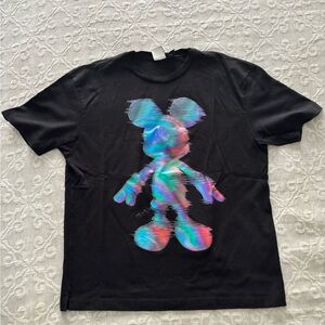 Zara Black Short Sleeve Tee with Graphic Design